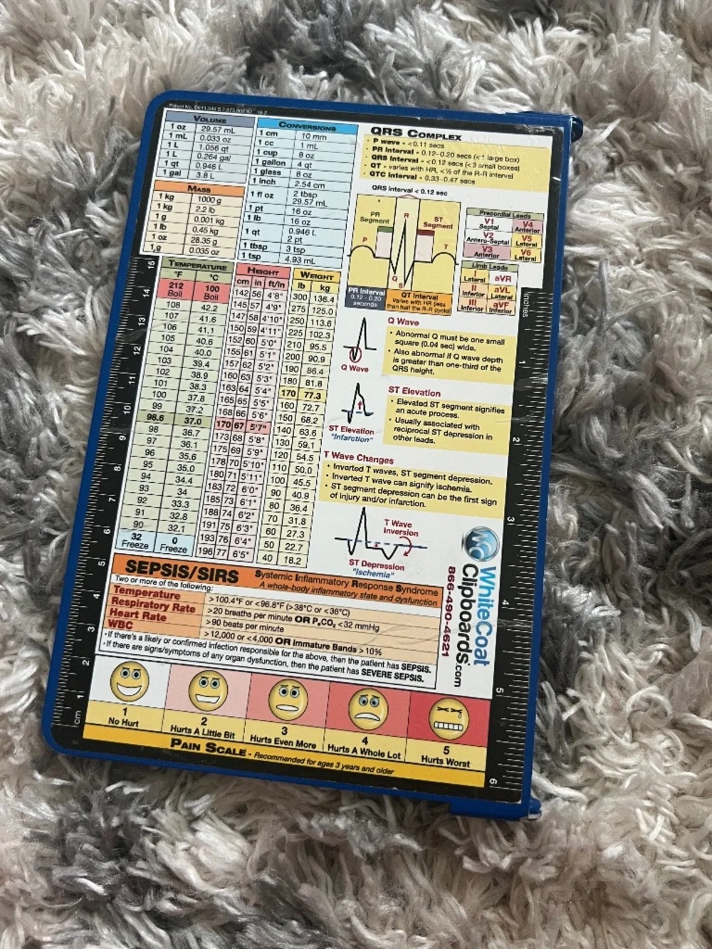 Foldable clip board